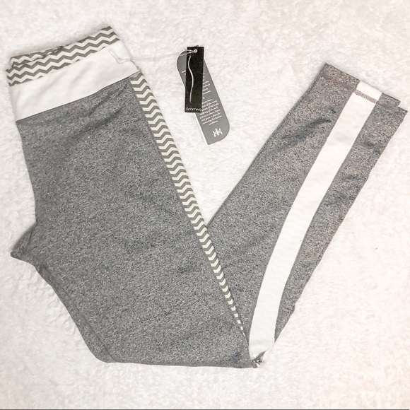 NWT Kyodan Grey & White Chevron and Racer Stripe Side Legging Size Small - Picture 1 of 9